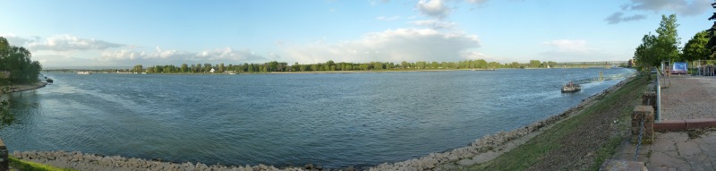 Mainz: Blick auf den Rhein