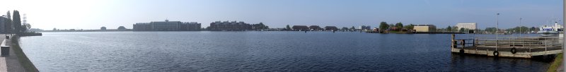 Blick vom Bontekai auf den Ems-Jade-Kanal