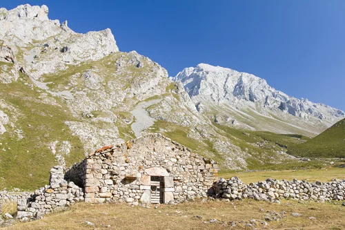 Verlassene Hirtenhütte bei Vega de Sotres